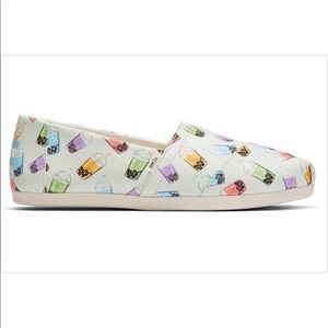 Toms NWT exclusive BOBA shoes size 7.5. Rare find.